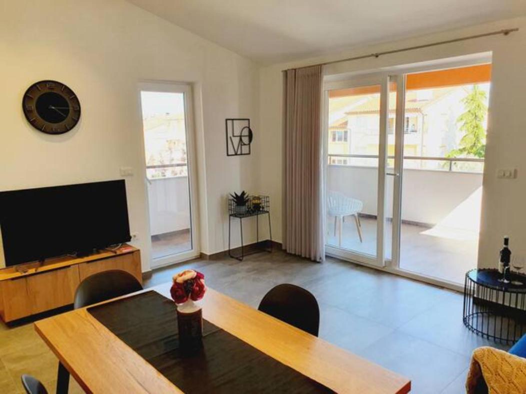 Modern Apartment Ana Premantura Buitenkant foto